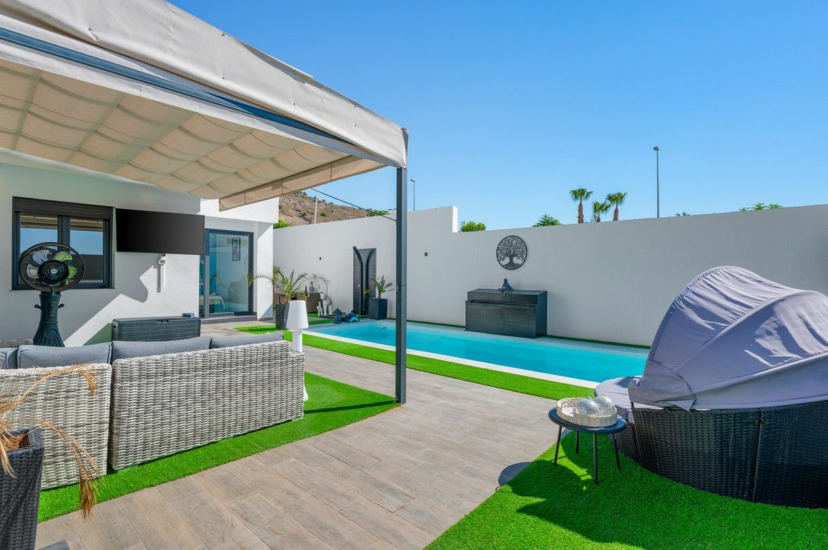 4-bedroom Villa In Fortuna, Spain (120 M²)