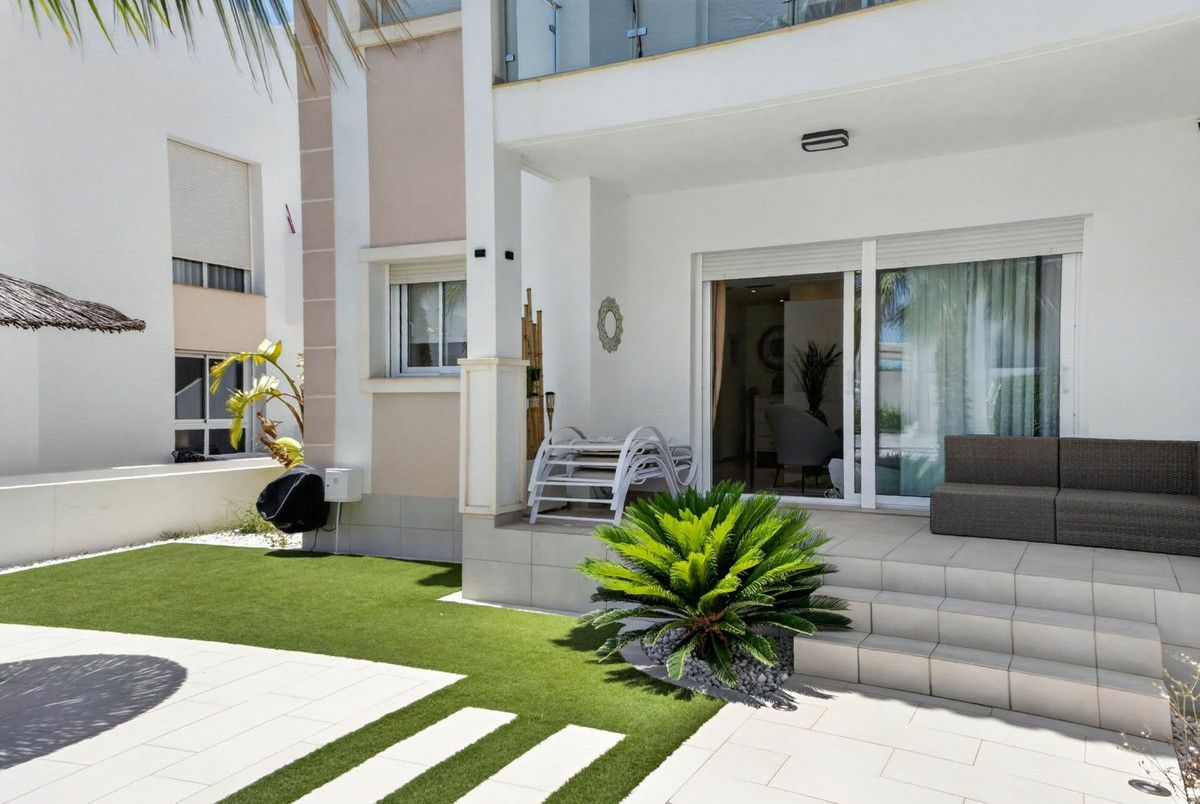 2-bedroom Apartment In Rojales, Spain (82 M²)