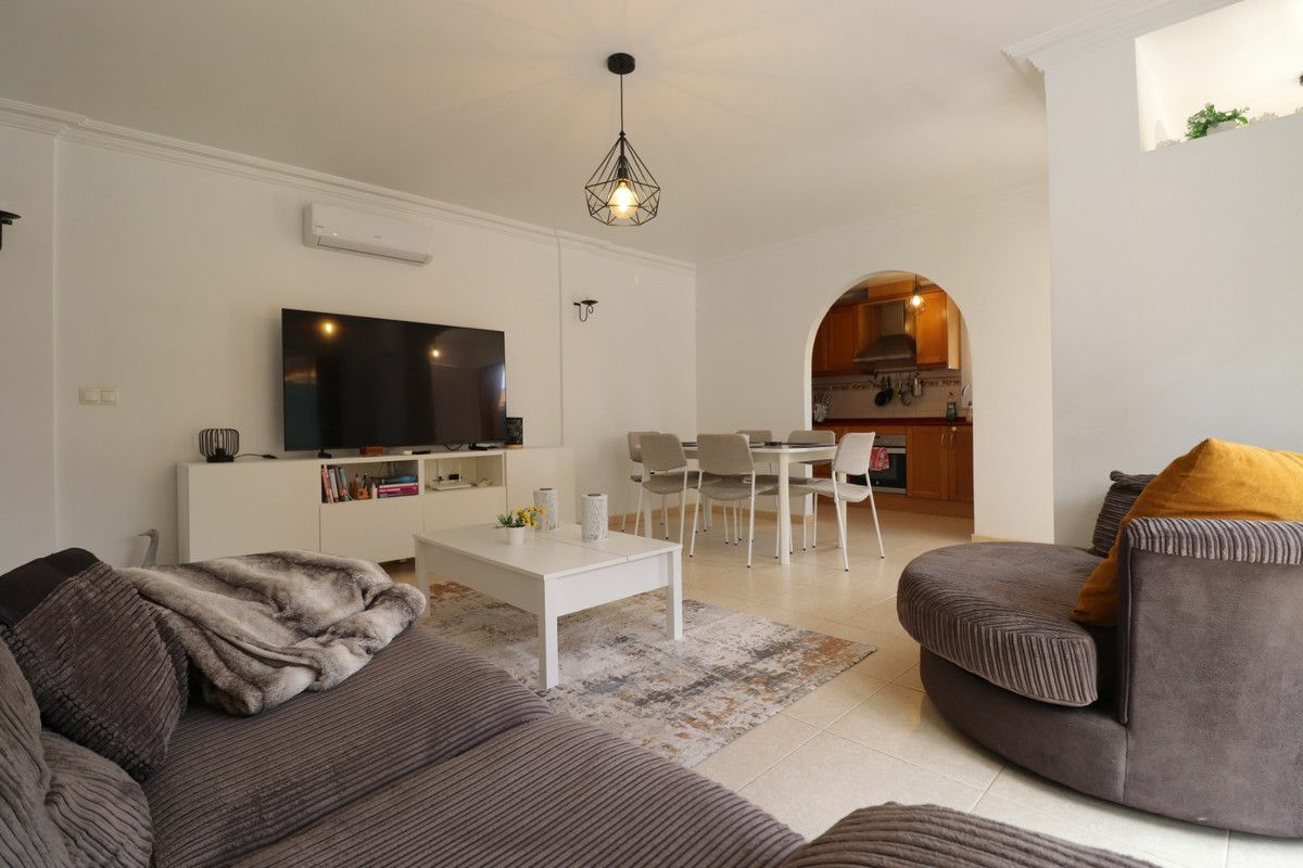 3-bedroom Villa In Los Montesinos, Spain (100 M²)