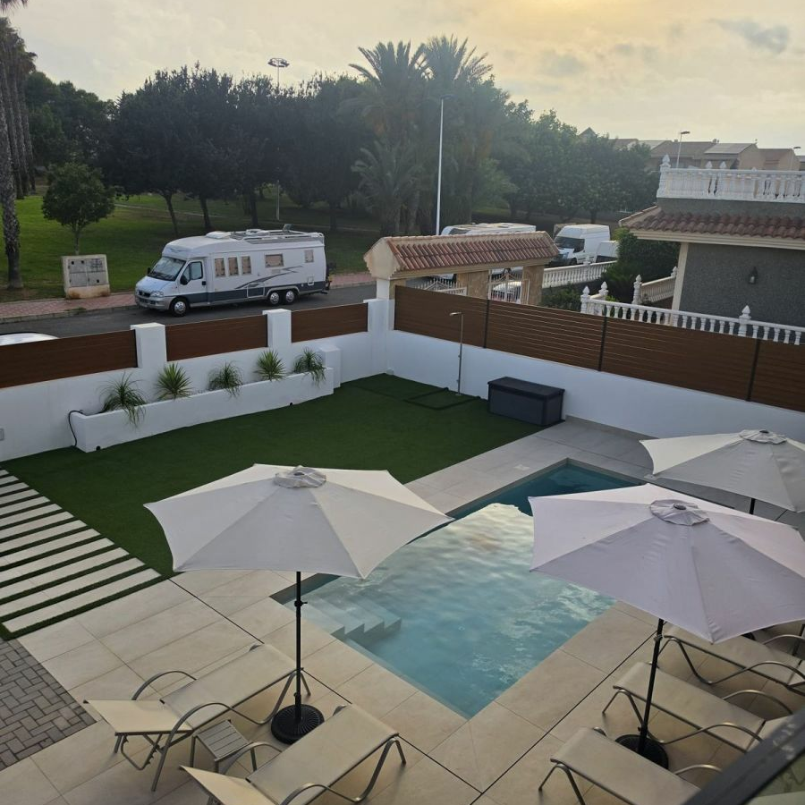 4-bedroom Villa In Torrevieja, Spain (188 M²)