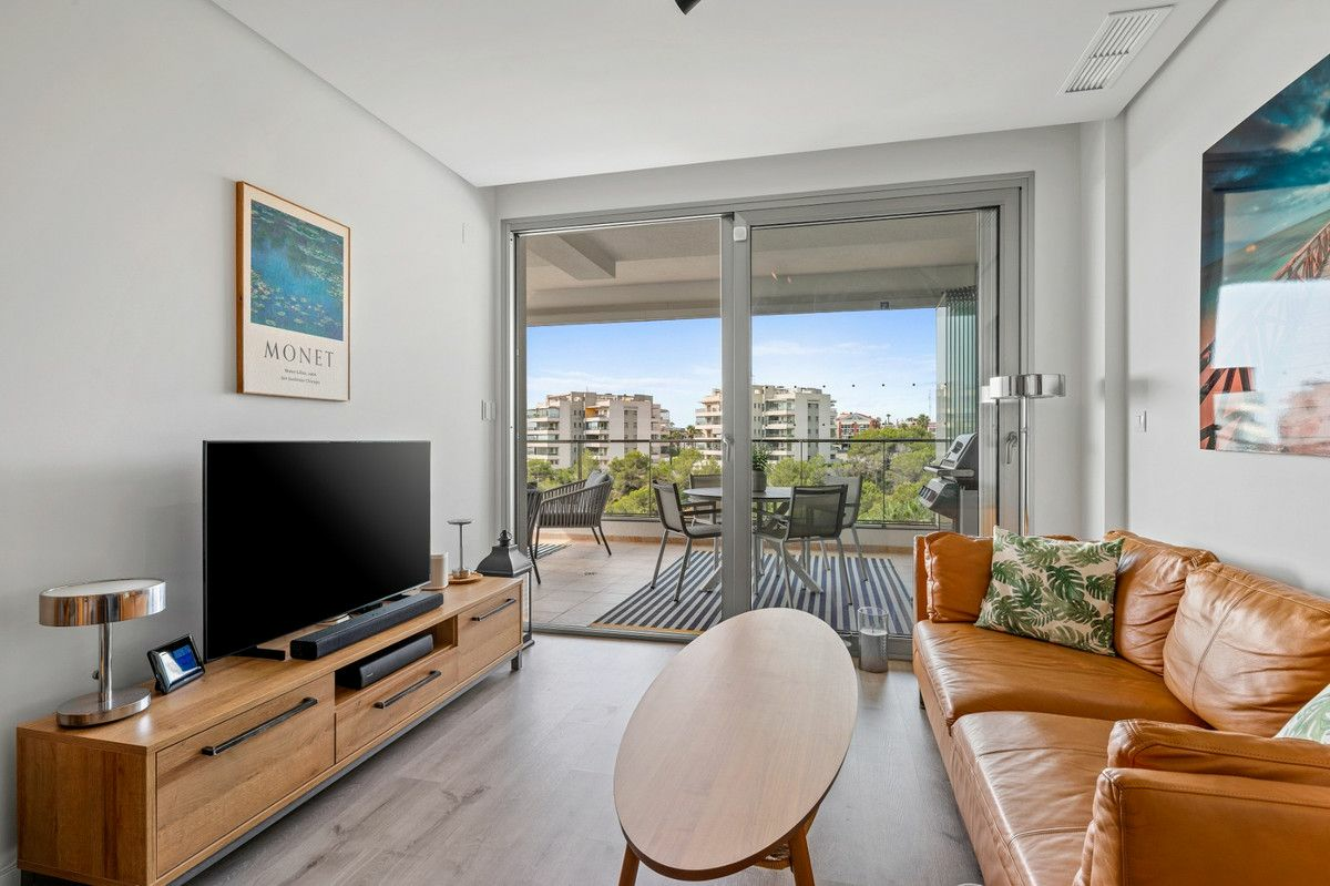 3-bedroom Apartment In Orihuela Costa, Spain (72 M²)
