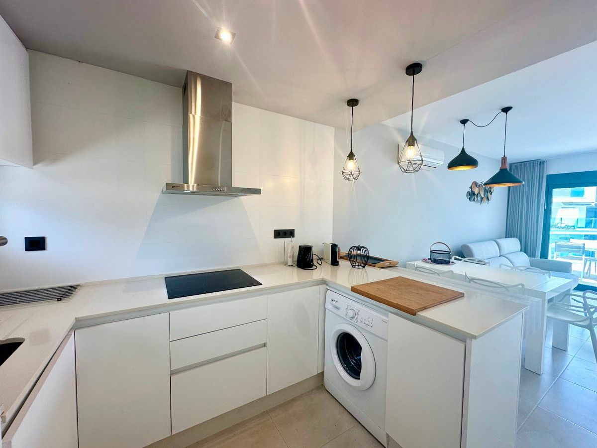 3-bedroom Apartment In Guardamar Del Segura, Spain (90 M²)