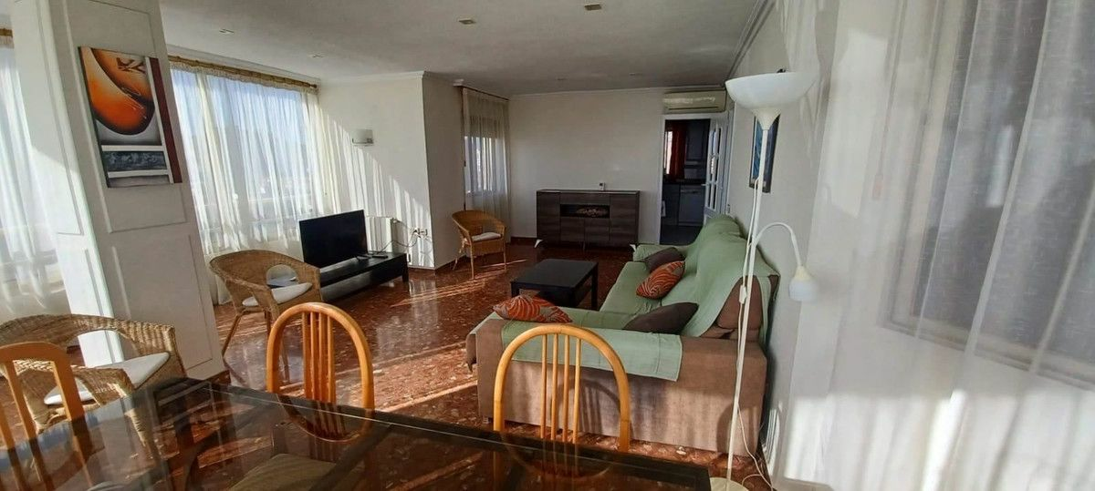 4-bedroom Apartment In Alicante, Spain (122 M²)