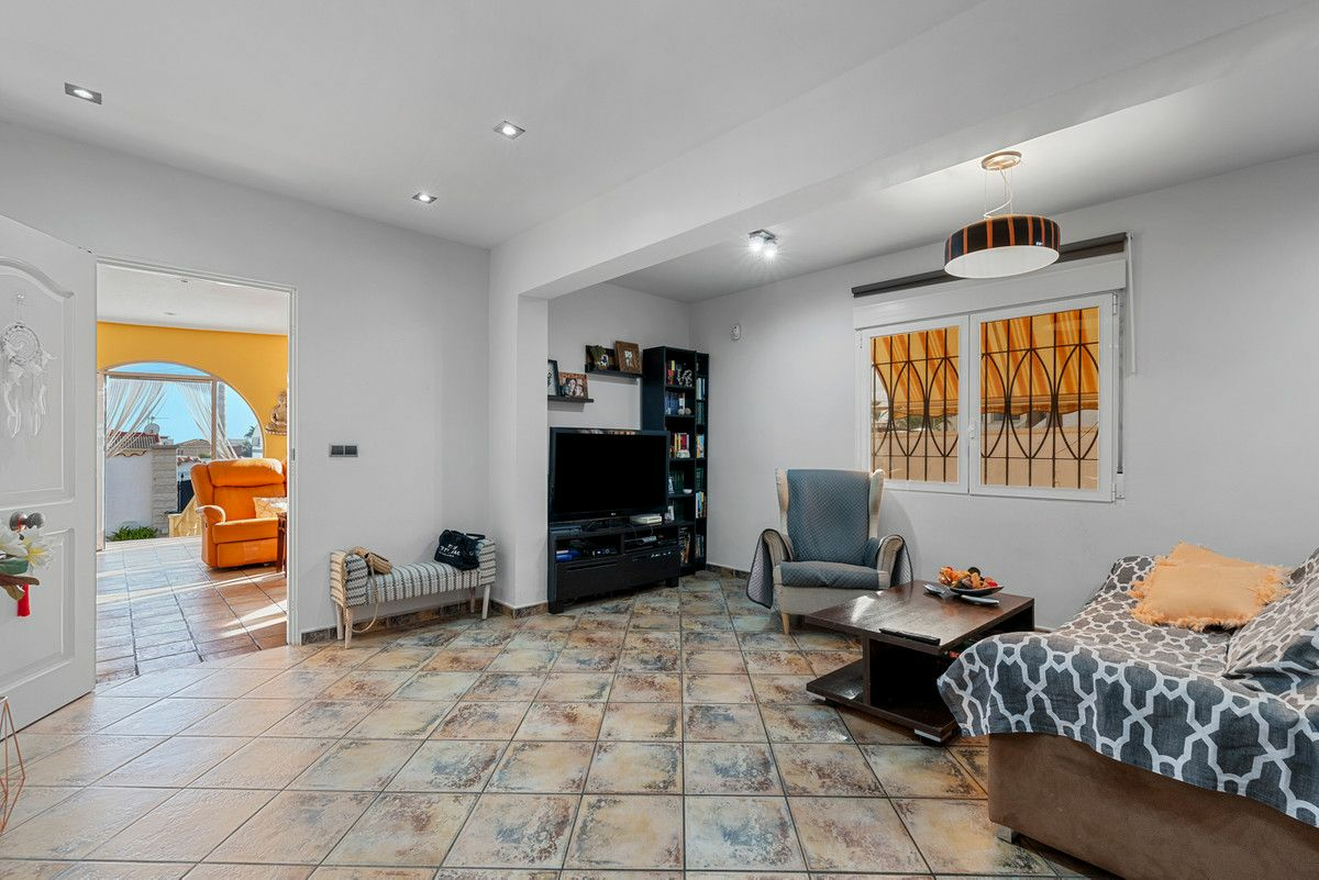 4-bedroom Villa In Rojales, Spain (158 M²)