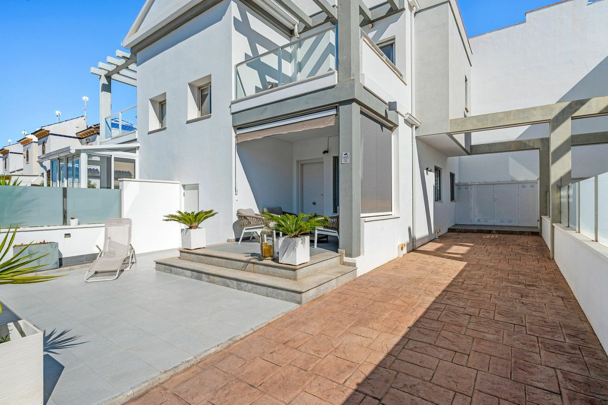 3-bedroom House In Daya Nueva, Spain (90 M²)