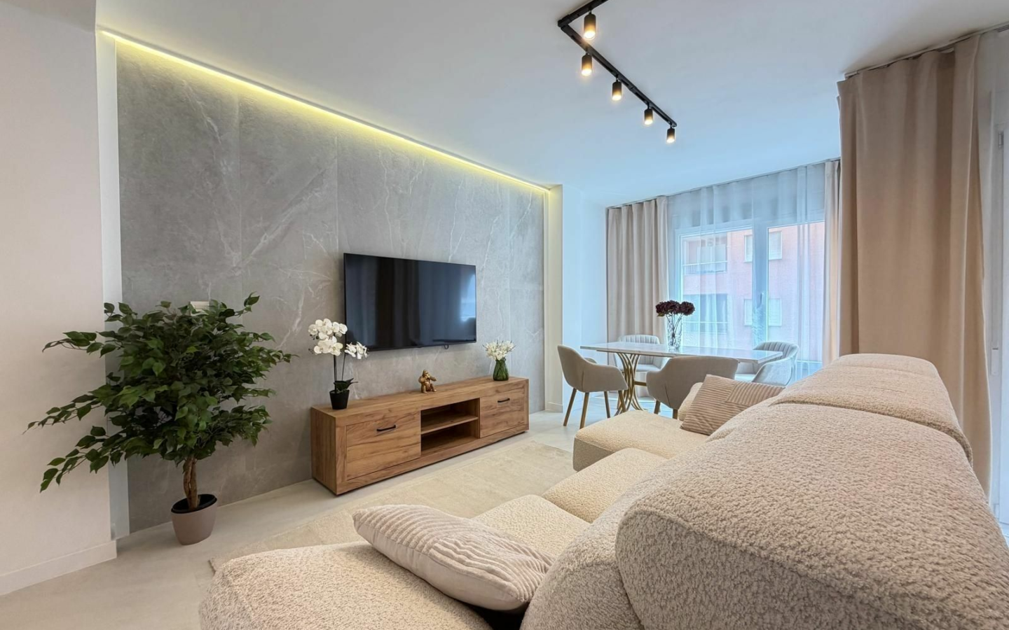 4-bedroom Apartment In Torrevieja, Spain (107 M²)