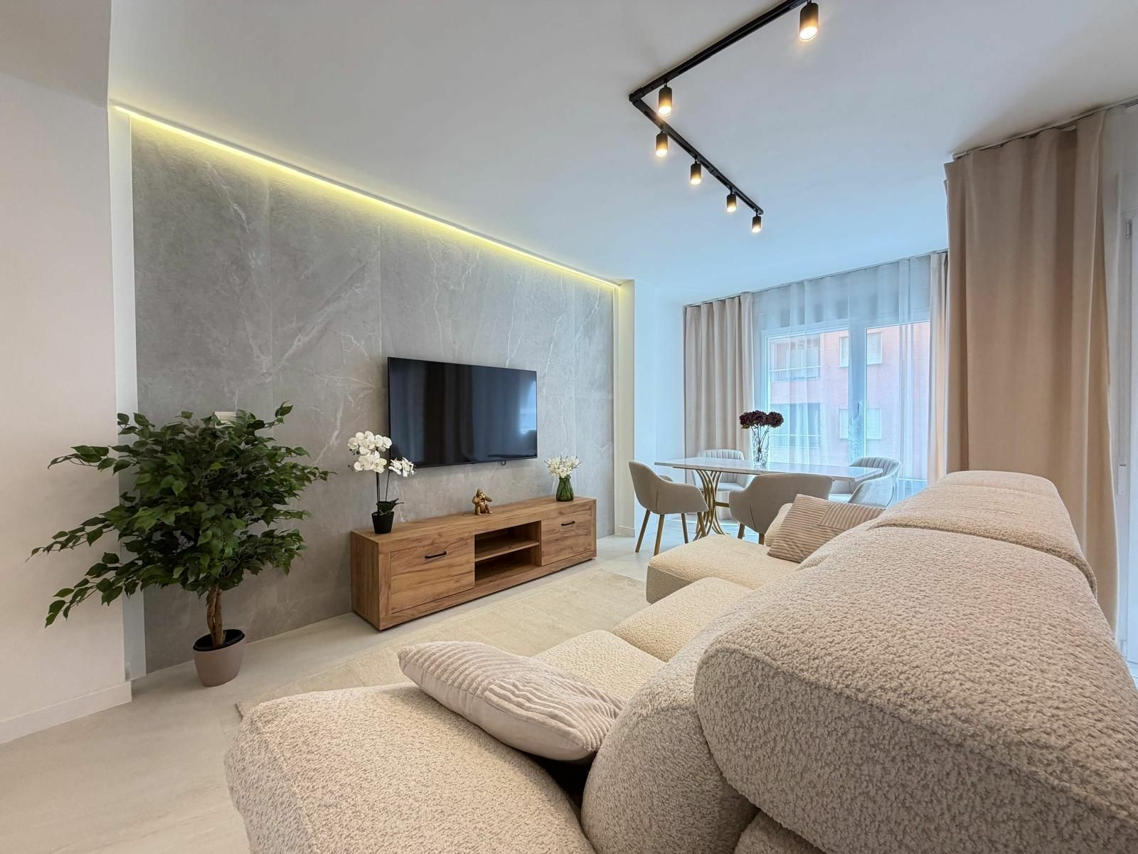 4-bedroom Apartment In Torrevieja, Spain (107 M²)