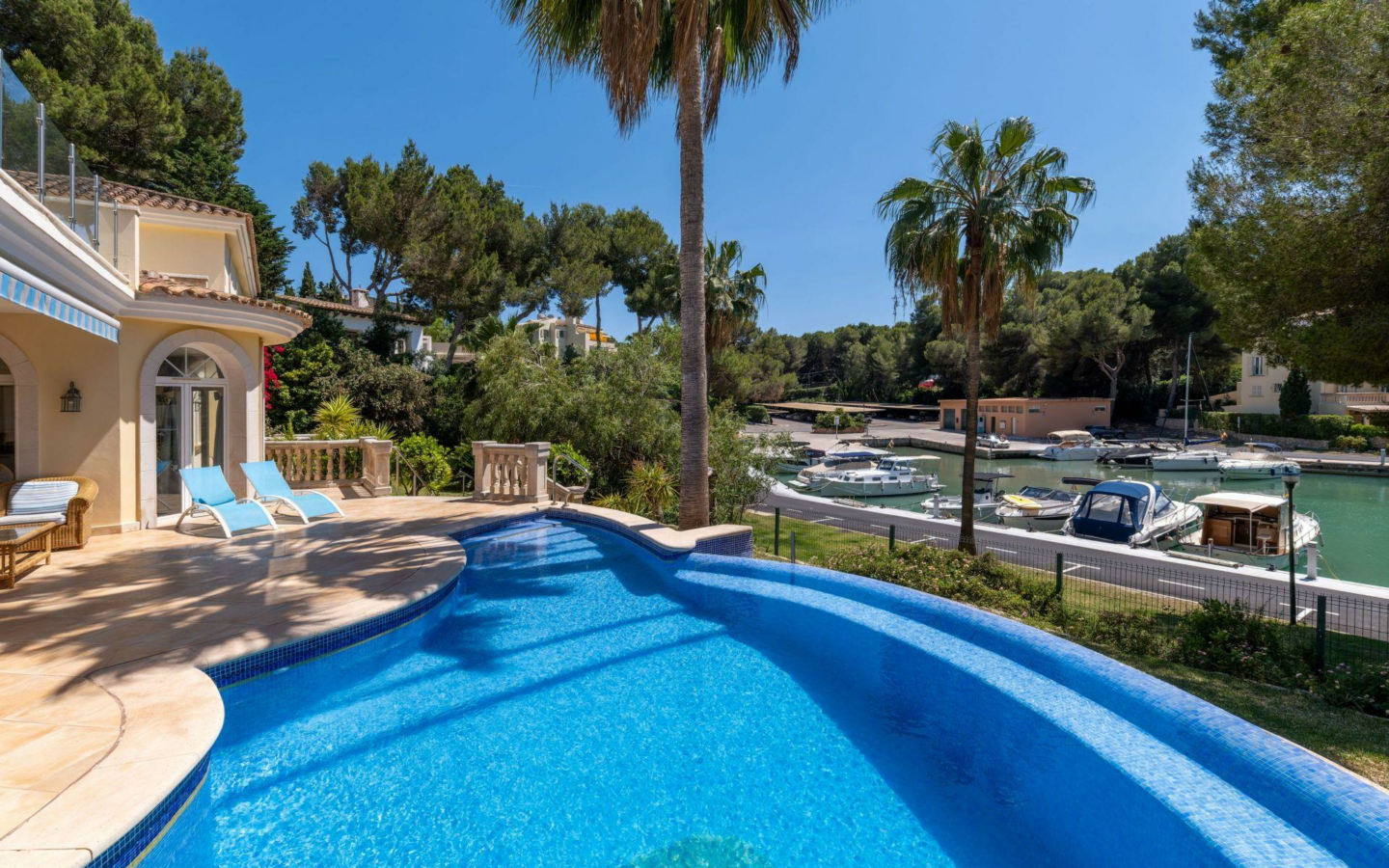 6-bedroom Villa In Calvià, Spain (614 M²)