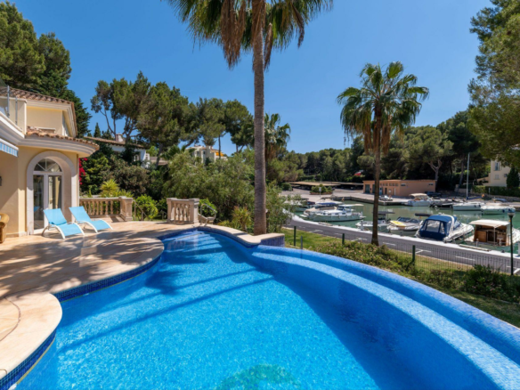 6-bedroom Villa In Calvià, Spain (614 M²)