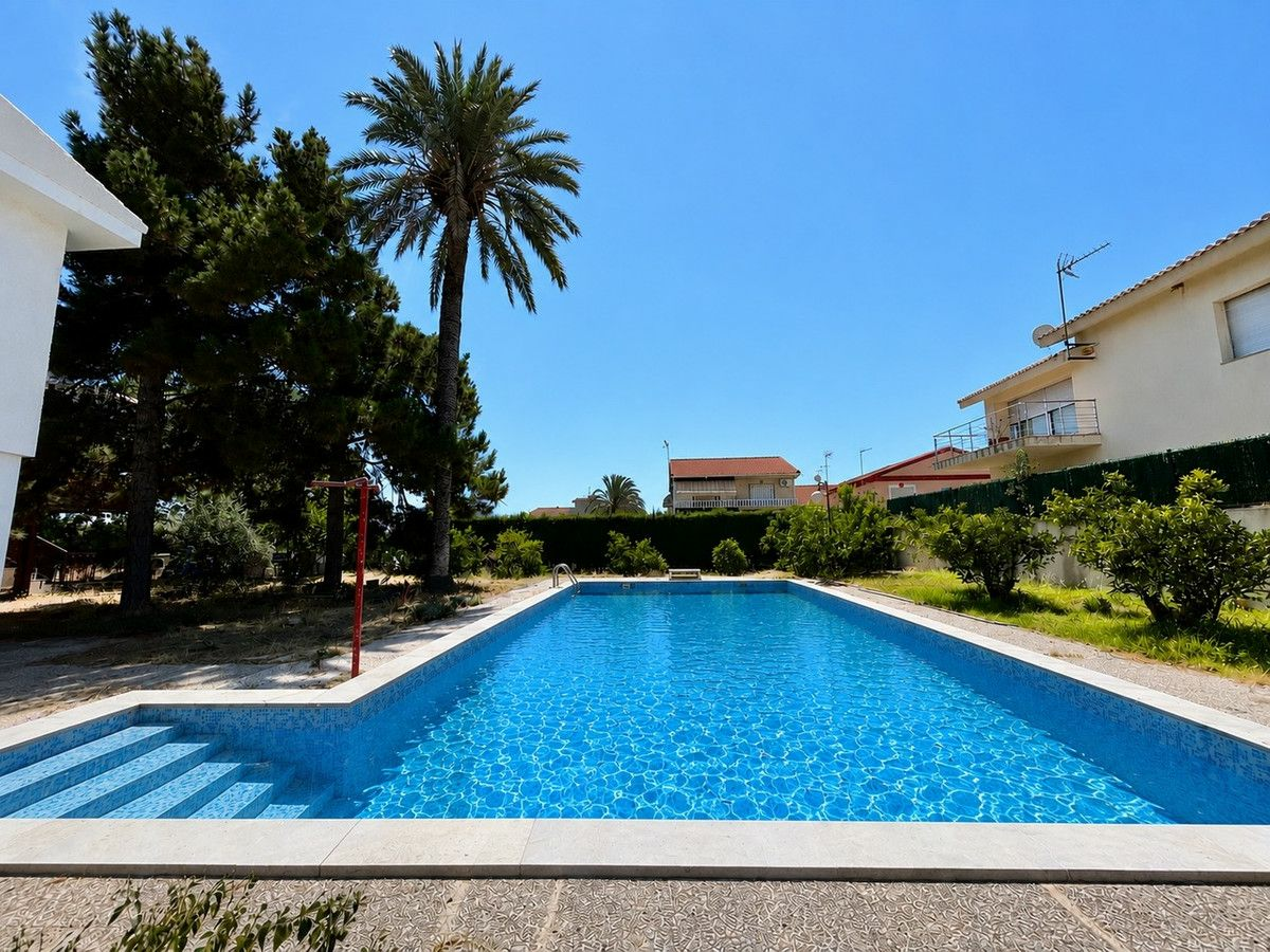 4-bedroom Villa In Santiago De La Ribera, Spain (632 M²)