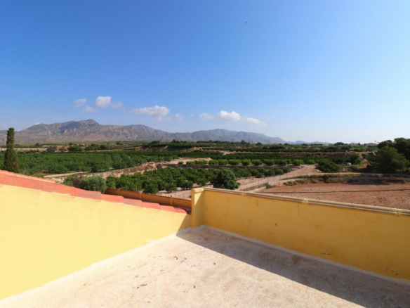 3-bedroom Villa In Albatera, Spain (164 M²)