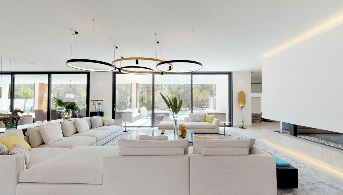 6-bedroom Villa In Calvià, Spain (748 M²)