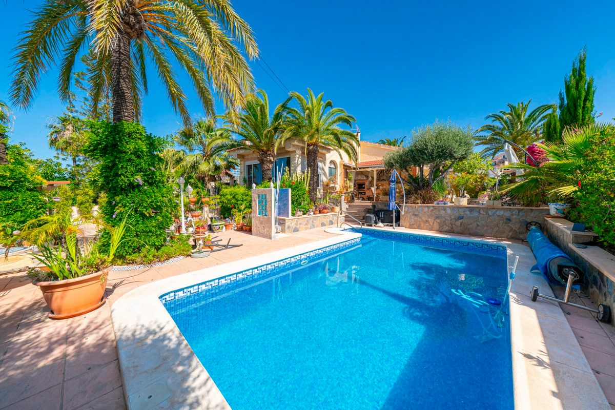 3-bedroom Villa In Rojales, Spain (146 M²)