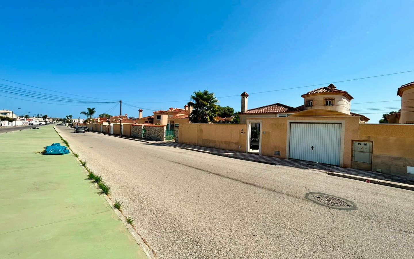 3-bedroom Villa In Torrevieja, Spain (126 M²)