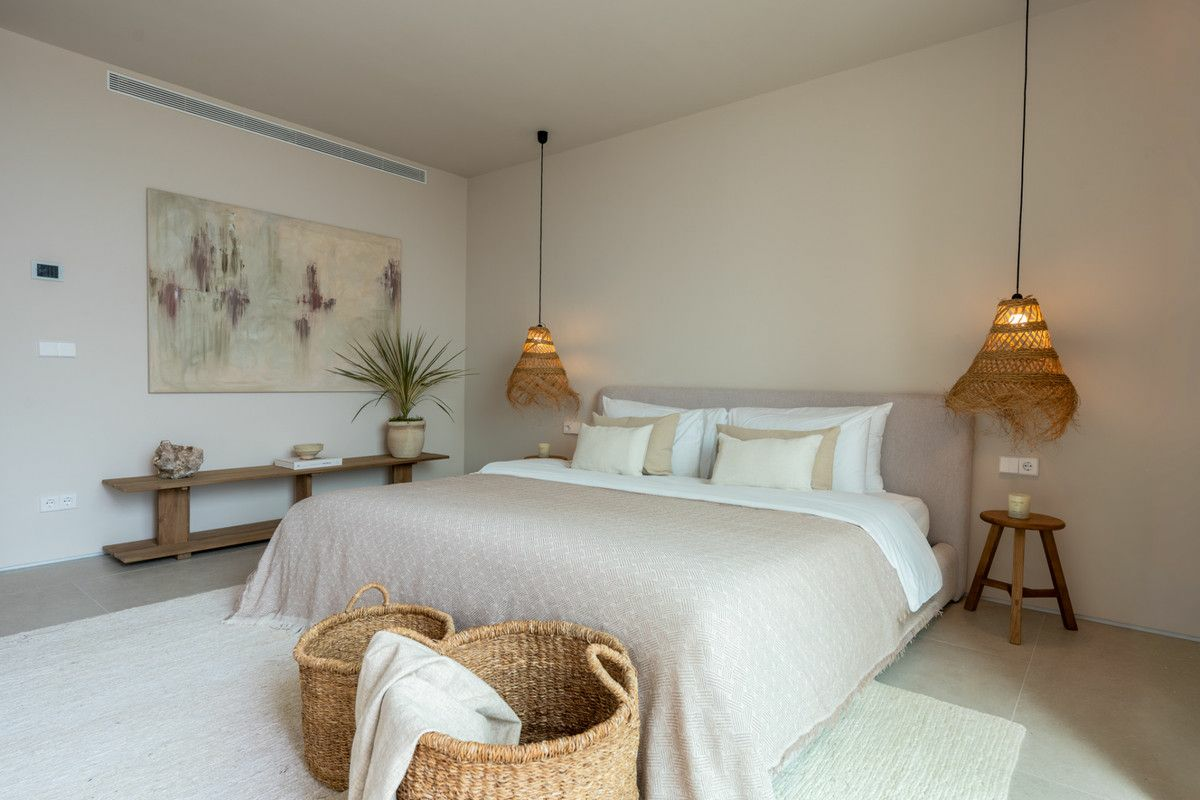 6-bedroom Villa In Ibiza, Spain (600 M²)
