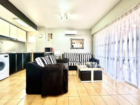 1-bedroom Apartment In Torrevieja, Spain (57 M²)