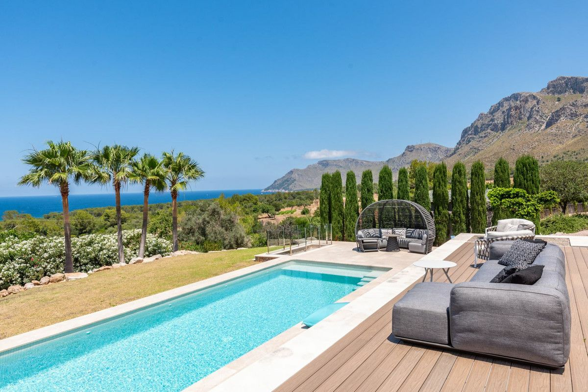 5-bedroom Villa In Colònia De Sant Pere, Spain (500 M²)