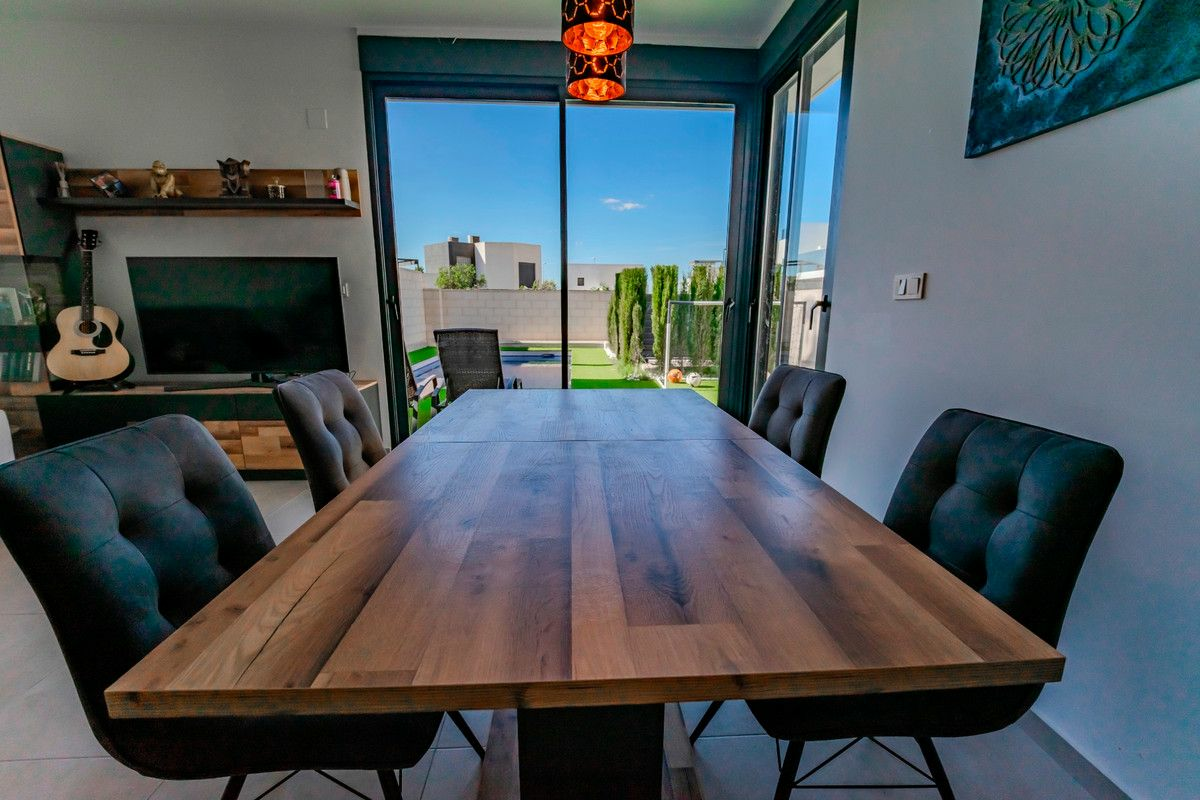 3-bedroom Villa In Benijofar, Spain (162 M²)