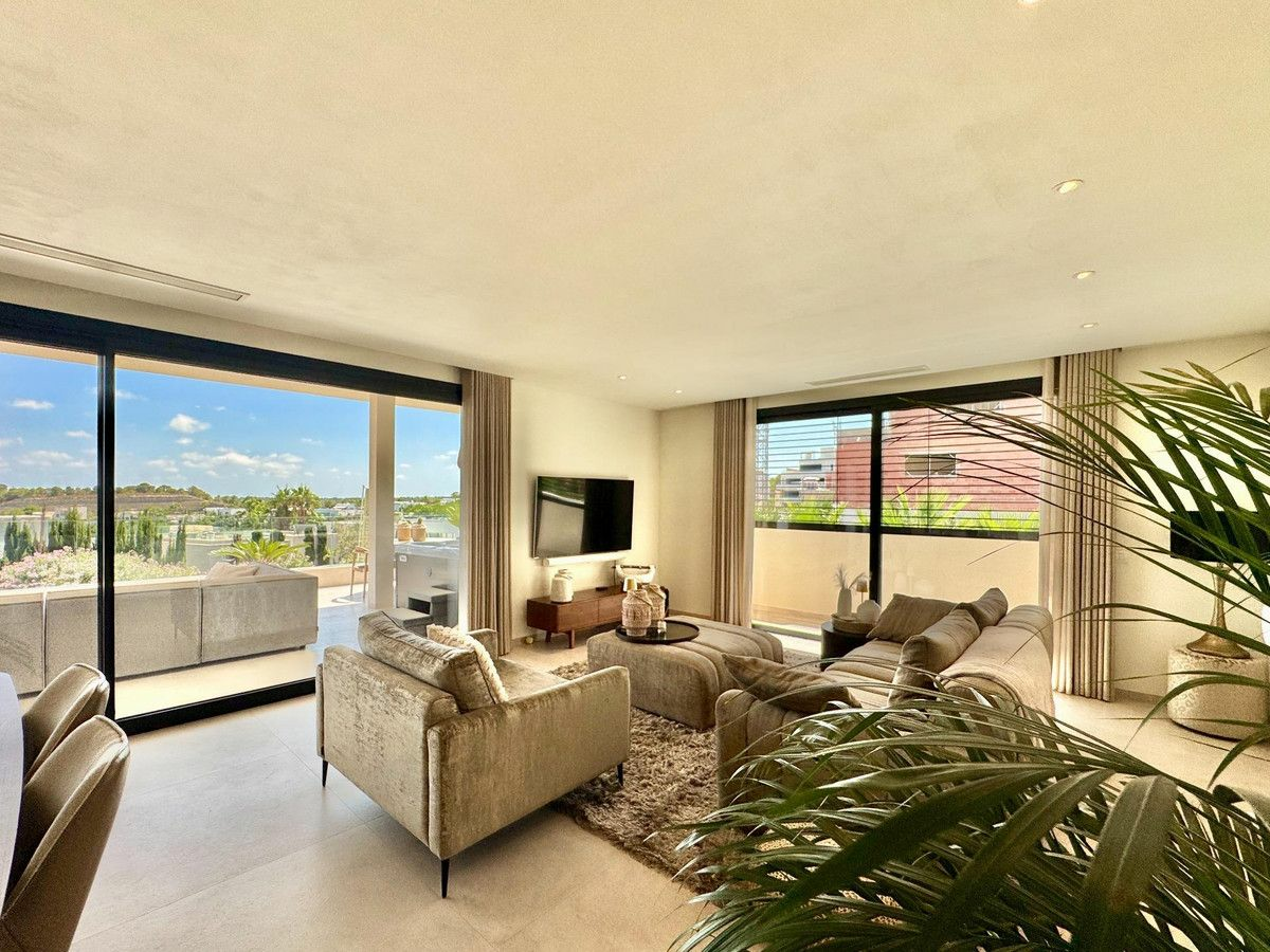3-bedroom Apartment In Orihuela, Spain (220 M²)