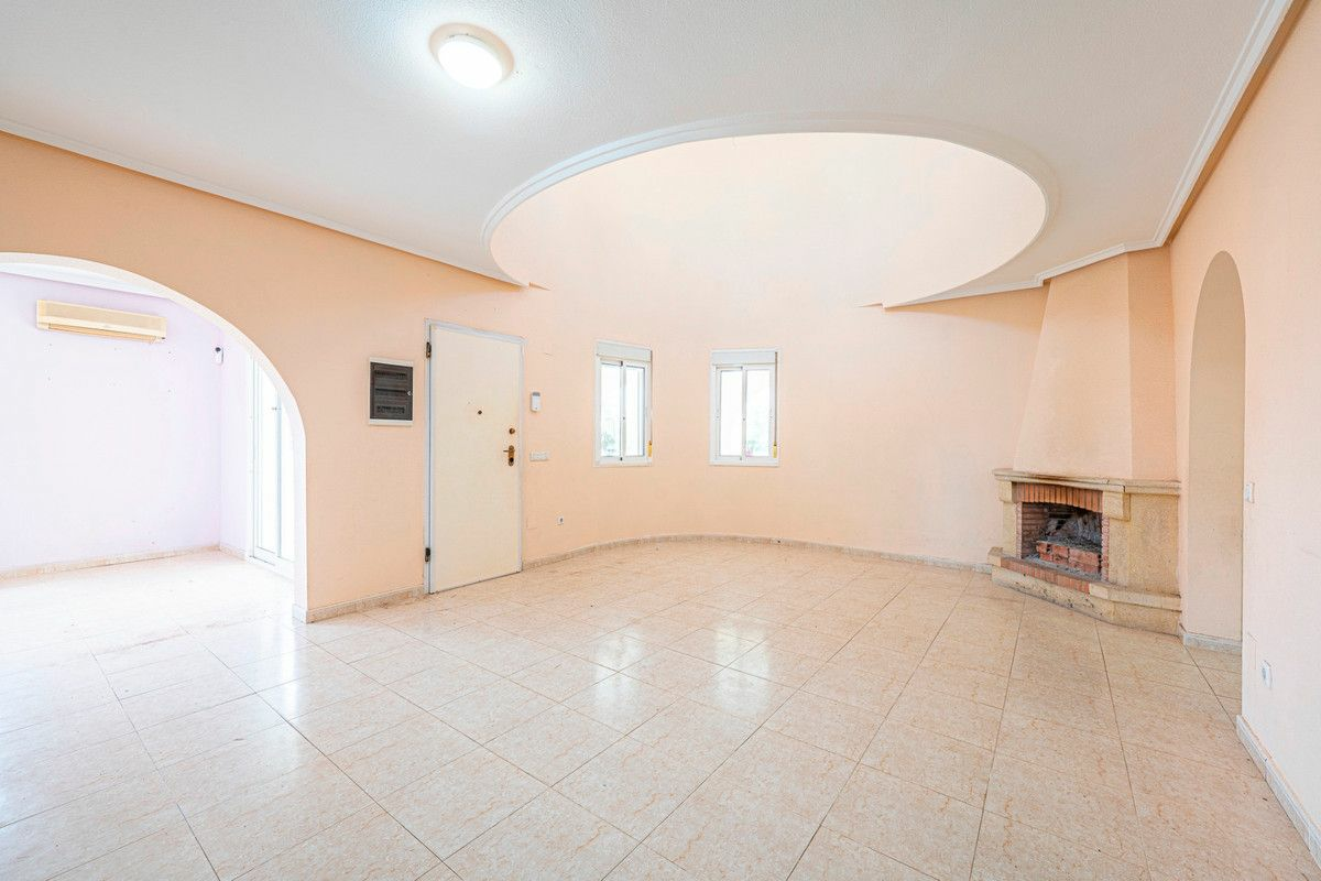 3-bedroom Villa In Rojales, Spain (151 M²)