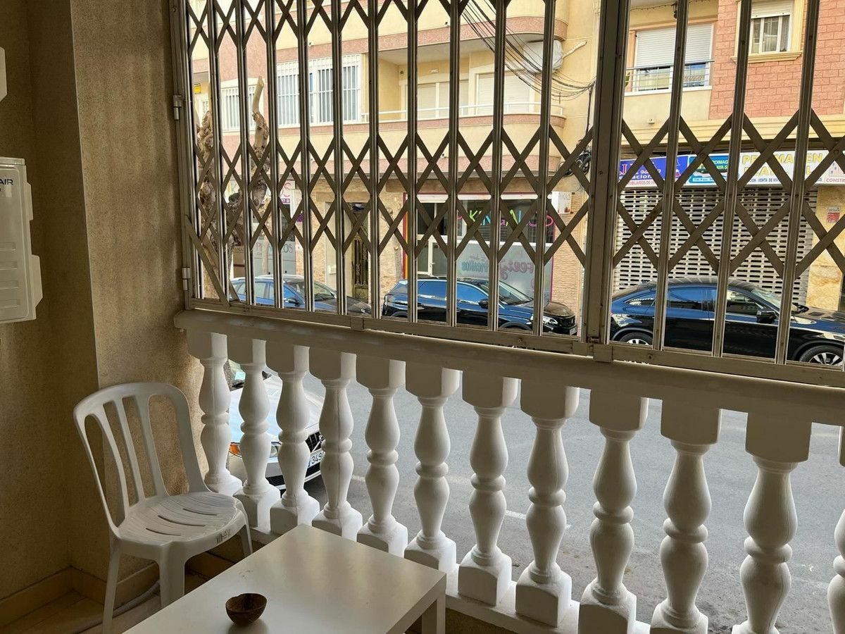 2-bedroom Apartment In Torrevieja, Spain (79 M²)