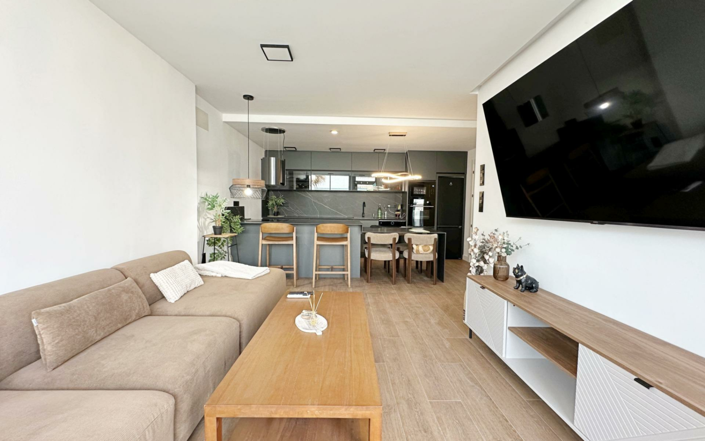 3-bedroom House In Torrevieja, Spain (180 M²)