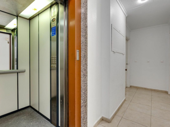 2-bedroom Apartment In Torrevieja, Spain (57 M²)