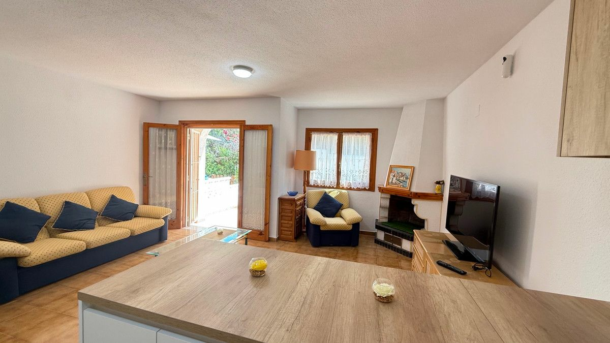 3-bedroom Apartment In Orihuela Costa, Spain (68 M²)