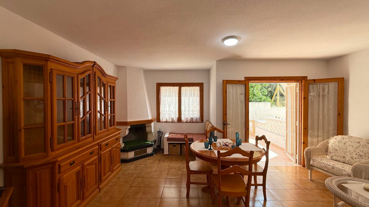2-bedroom Apartment In Orihuela Costa, Spain (68 M²)
