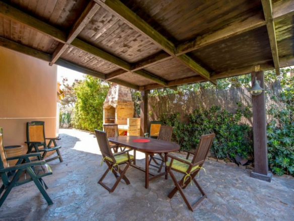 6-bedroom Villa In Torrevieja, Spain (500 M²)