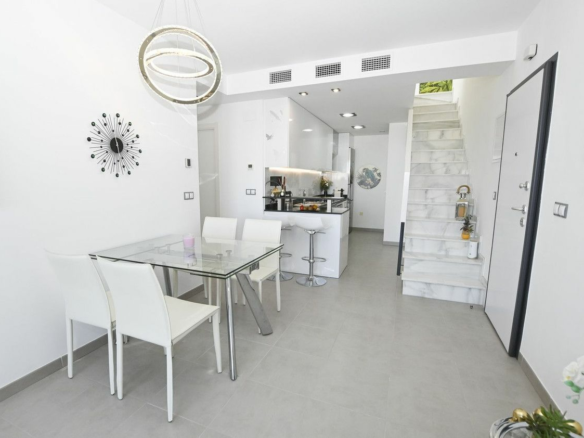 2-bedroom Apartment In Arenales Del Sol, Spain (64 M²)