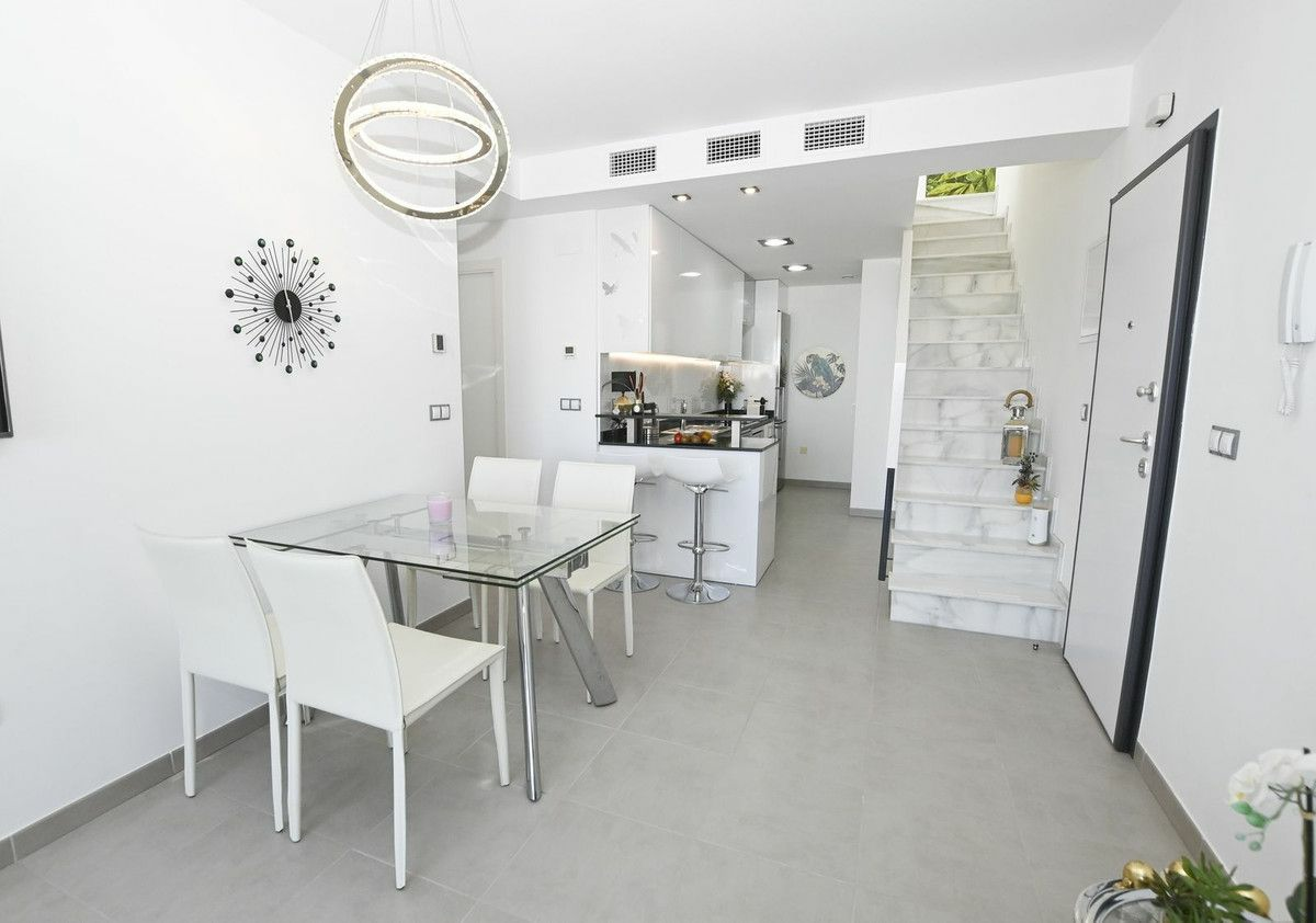 2-bedroom Apartment In Arenales Del Sol, Spain (64 M²)