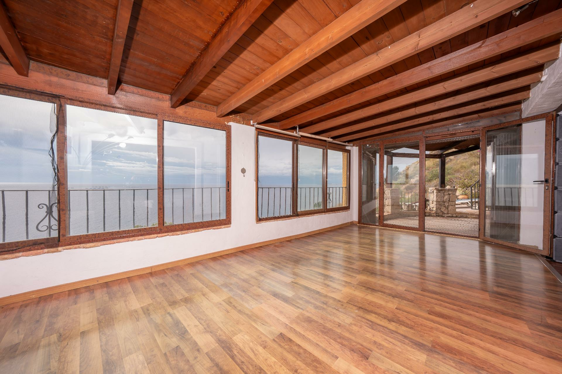 3-bedroom Bungalow In El Campello, Spain (235 M²)