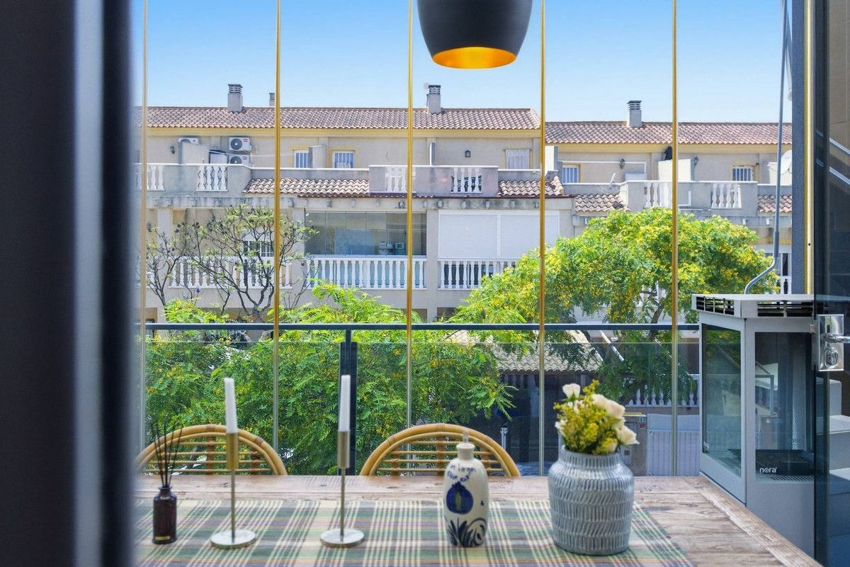 3-bedroom Apartment In Guardamar Del Segura, Spain (108 M²)