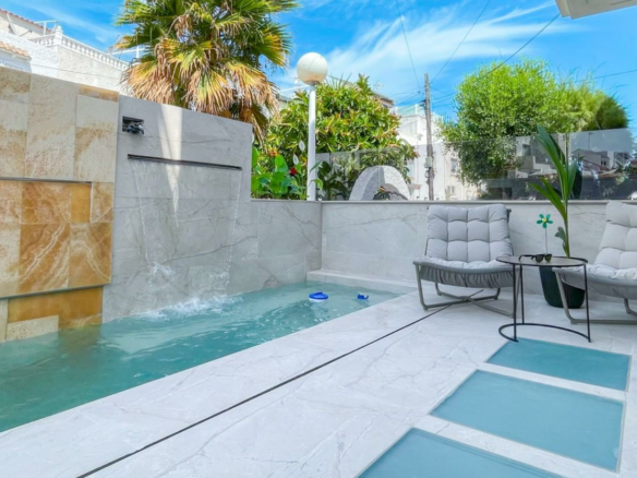 3-bedroom Terraced House In Torrevieja, Spain (160 M²)