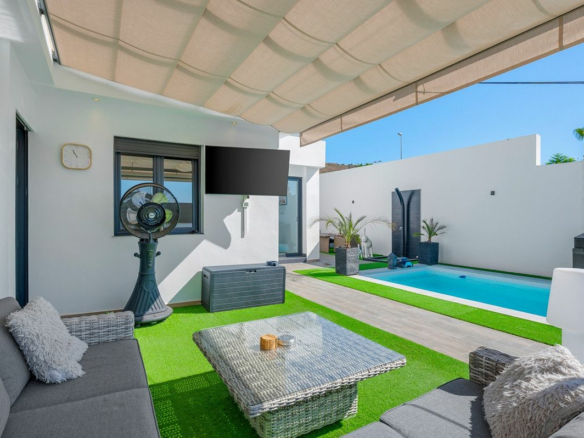 4-bedroom Villa In Fortuna, Spain (120 M²)