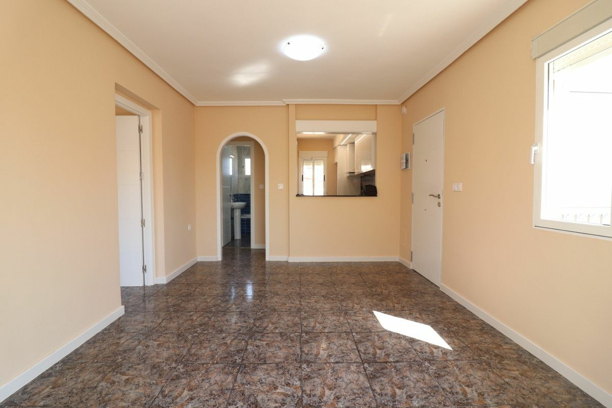 2-bedroom Apartment In Orihuela Costa, Spain (52 M²)