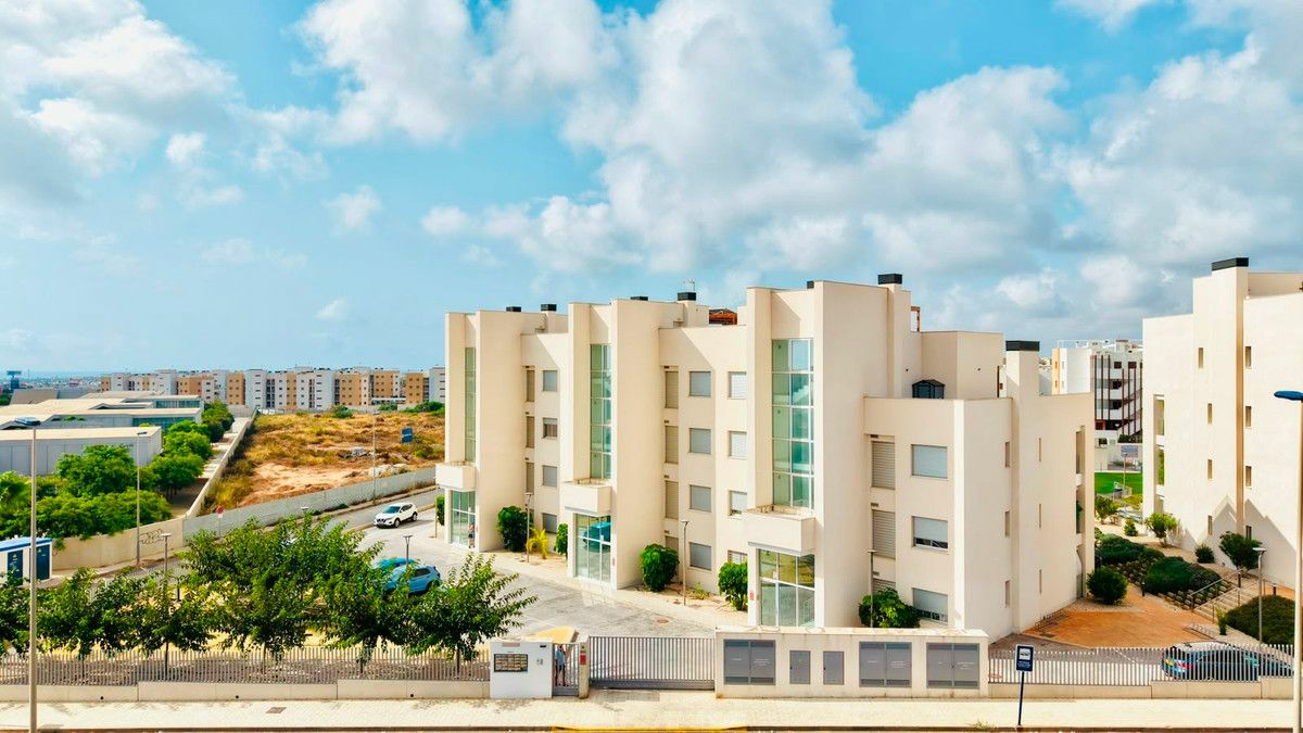 2-bedroom Apartment In Orihuela Costa, Spain (93 M²)