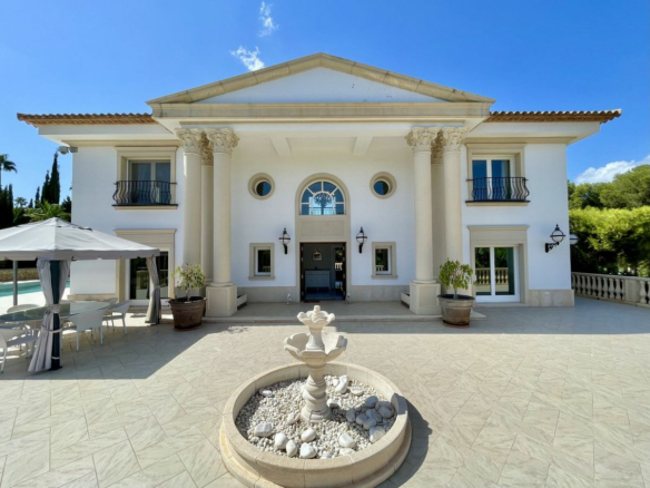 6-bedroom Villa In Altea, Spain (2.147 M²)