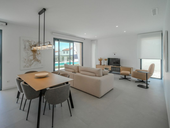 3-bedroom Villa In Rojales, Spain (156 M²)