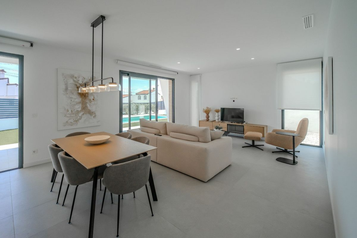 3-bedroom Villa In Rojales, Spain (156 M²)