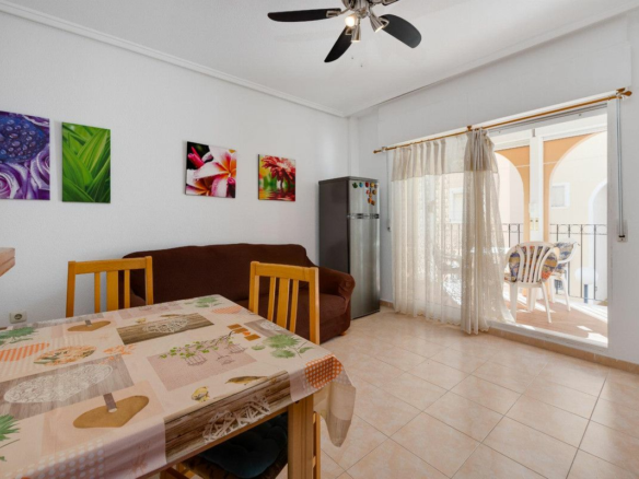 2-bedroom Villa In Torrevieja, Spain (60 M²)