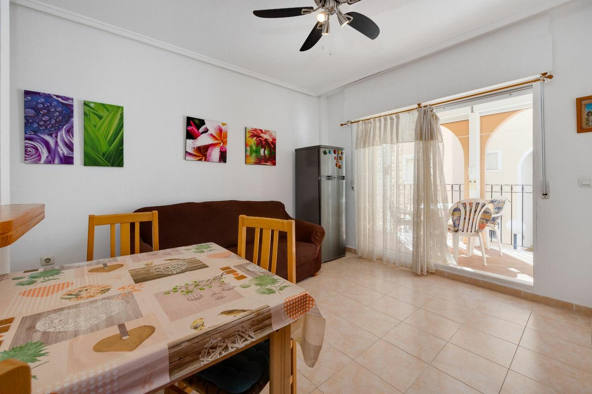 2-bedroom Villa In Torrevieja, Spain (60 M²)