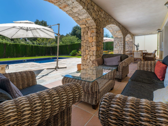 4-bedroom Villa In Calvià, Spain (368 M²)