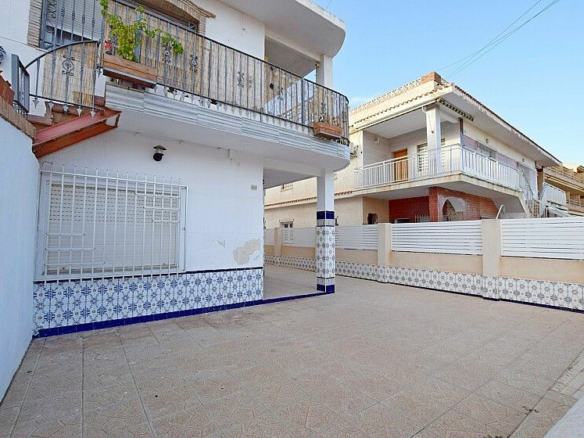 5-bedroom Apartment In Pilar De La Horadada, Spain (125 M²)