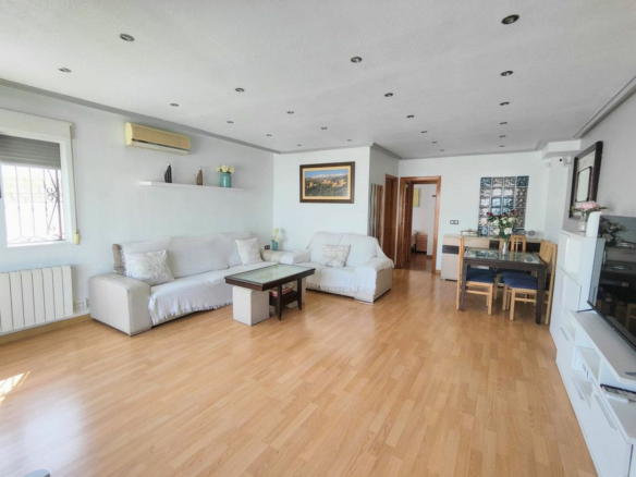 6-bedroom Villa In Orihuela Costa, Spain (160 M²)