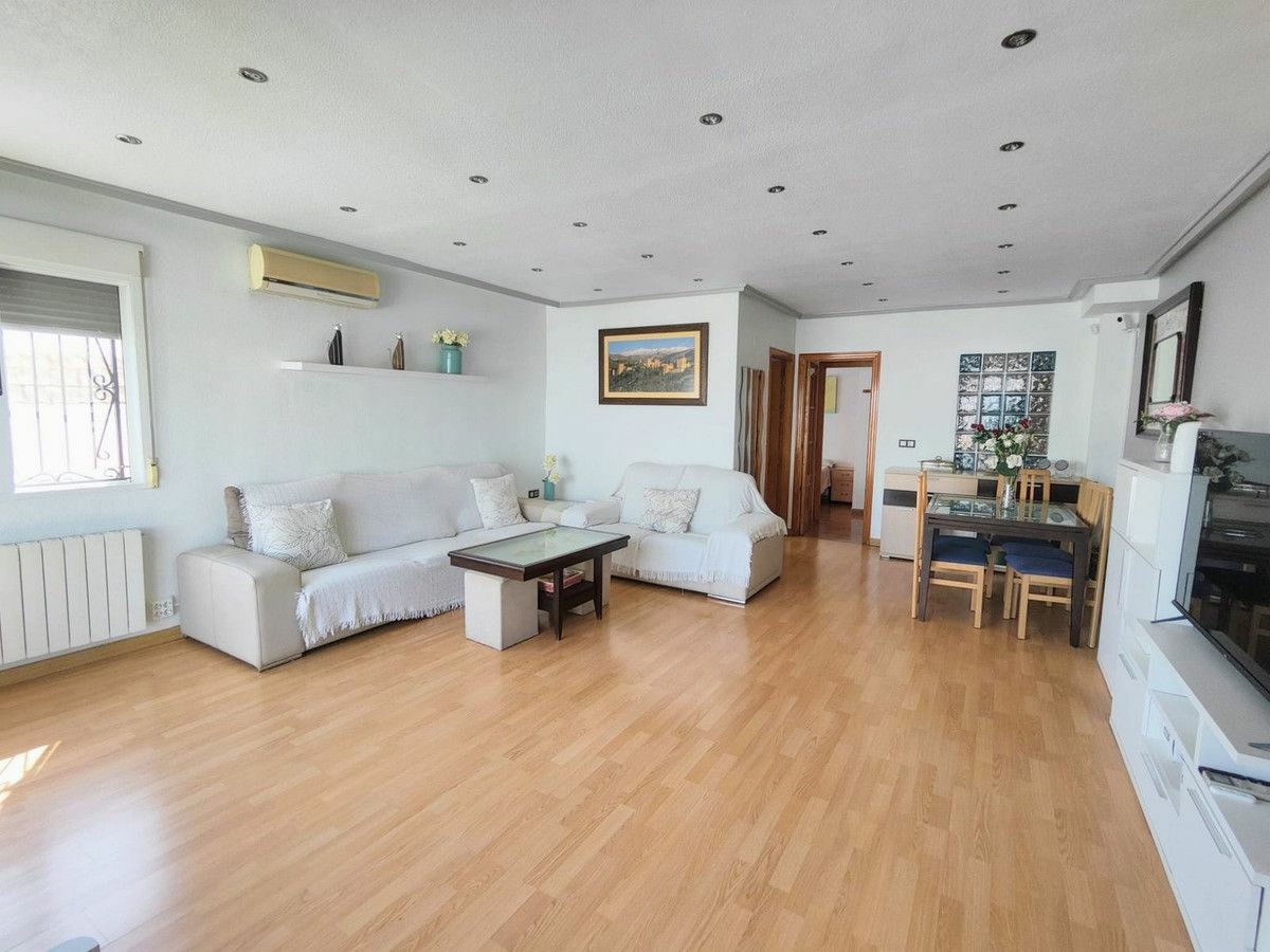 6-bedroom Villa In Orihuela Costa, Spain (160 M²)