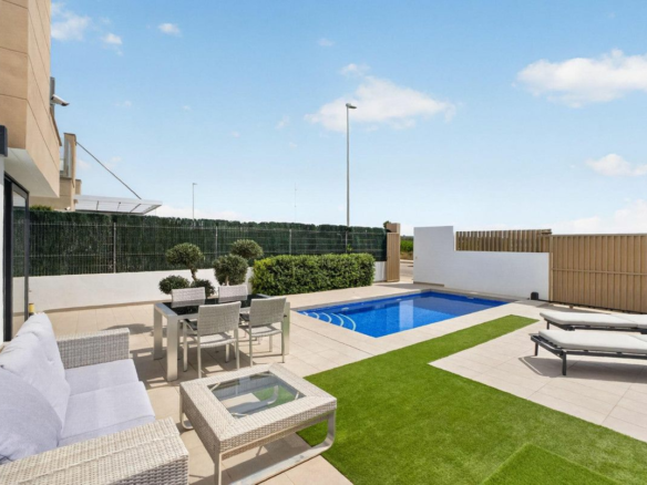 3-bedroom Villa In Guardamar Del Segura, Spain (178 M²)