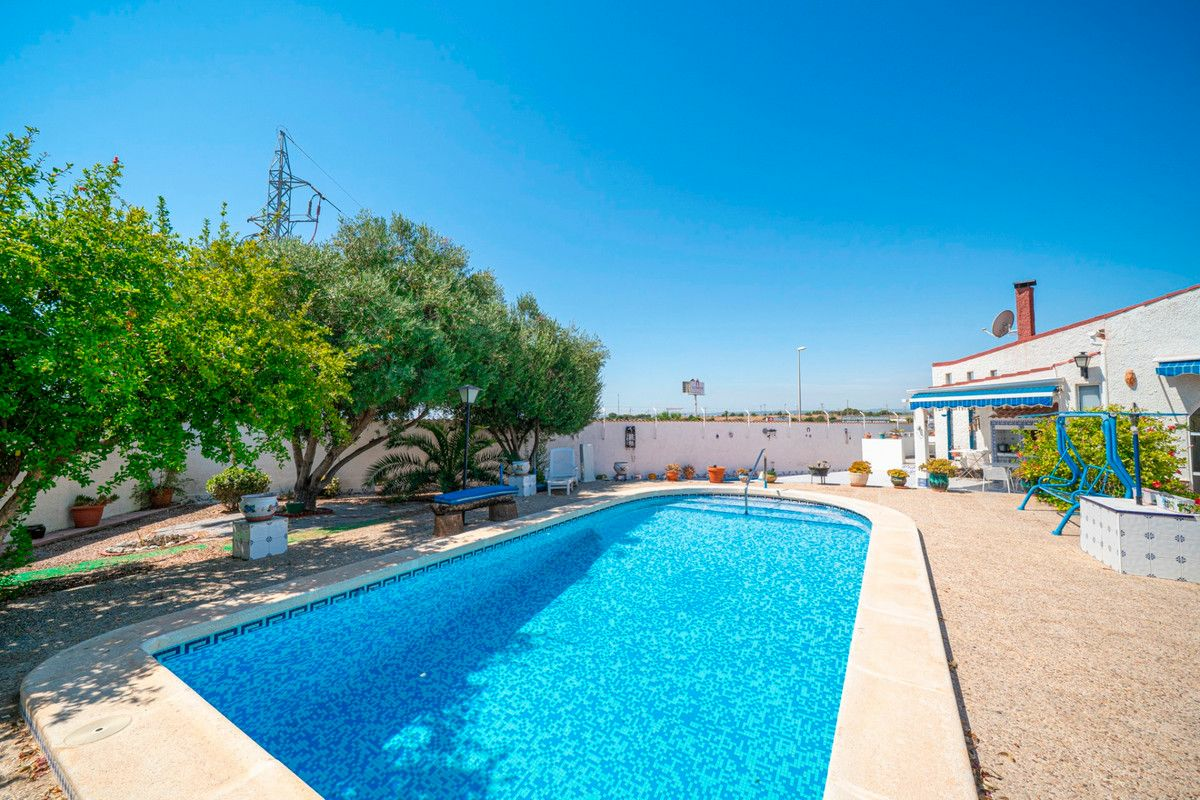 4-bedroom Villa In Rojales, Spain (198 M²)