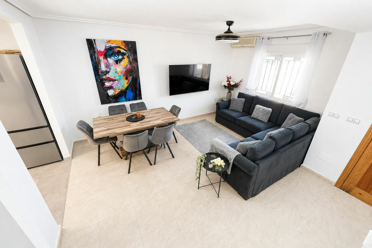3-bedroom House In Orihuela Costa, Spain (140 M²)